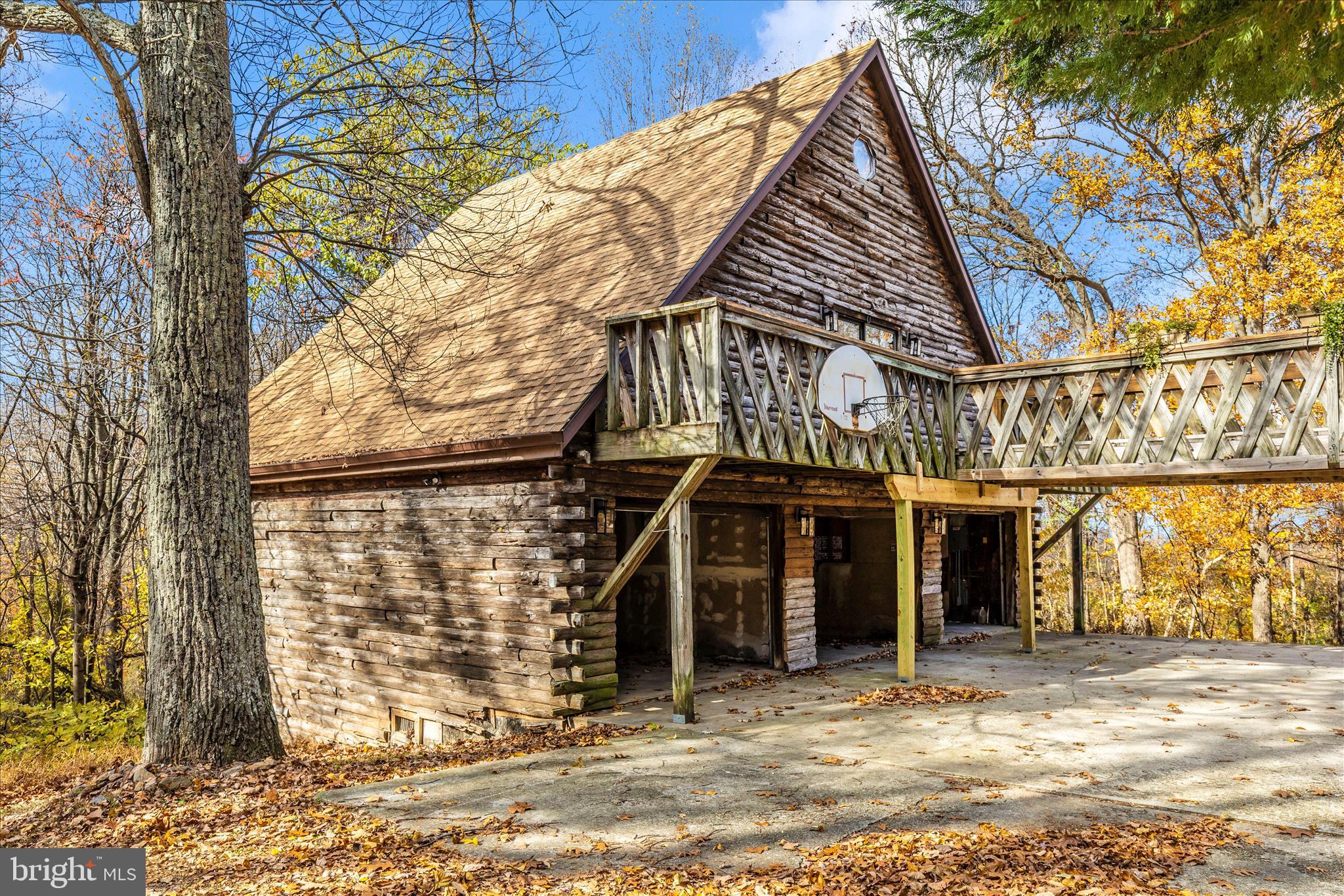 1402 Hoffmaster Road Knoxville, MD 21758 - Photo 33 of 54 a front view of a house