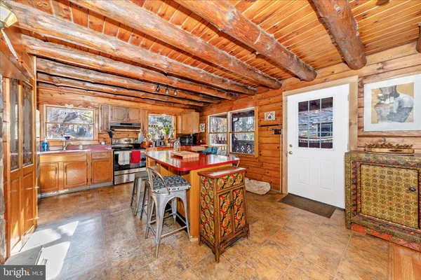 $599,900 | 1402 Hoffmaster Road, Knoxville, MD 21758