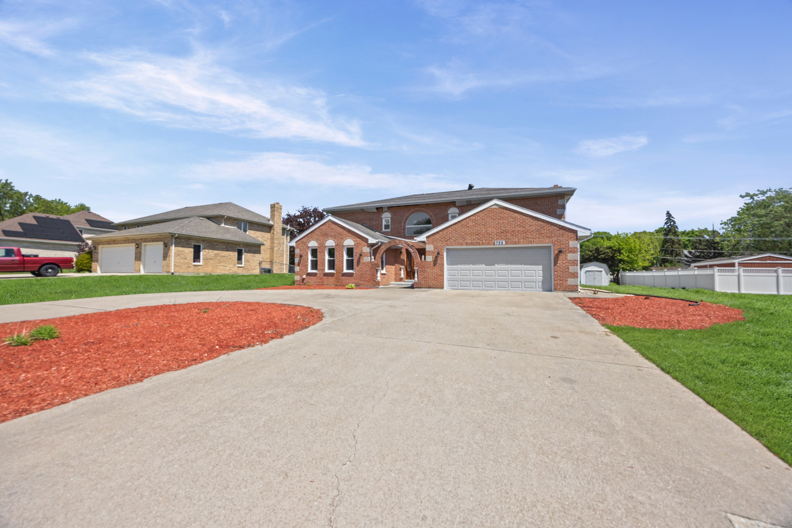 725 Eighth Avenue Addison, IL 60101 - Photo 1 of 20