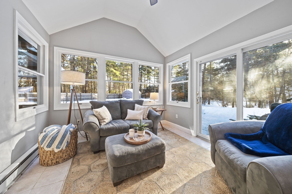 9 Mast Hill Road Hingham, MA 02043 - Photo 12 of 40