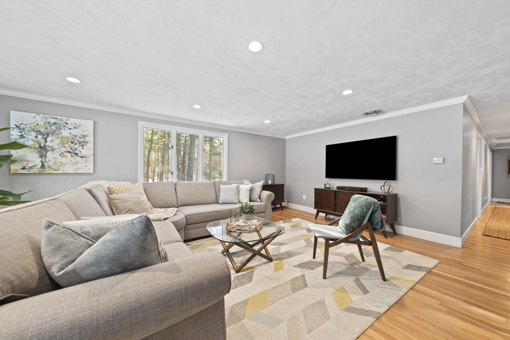 9 Mast Hill Road Hingham, MA 02043 - Photo 17 of 40