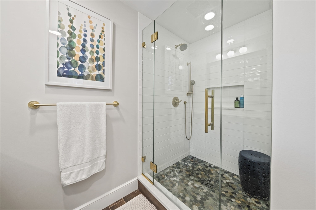 9 Mast Hill Road Hingham, MA 02043 - Photo 24 of 40