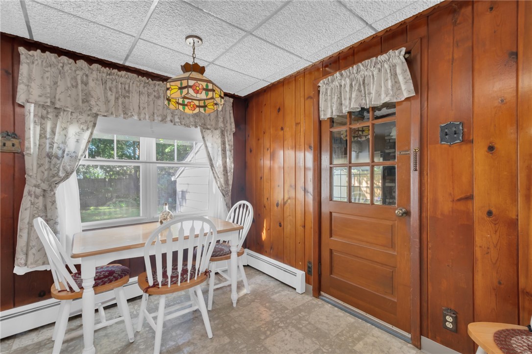 216 Riverside Avenue Warwick, RI 02889 - Photo 11 of 30