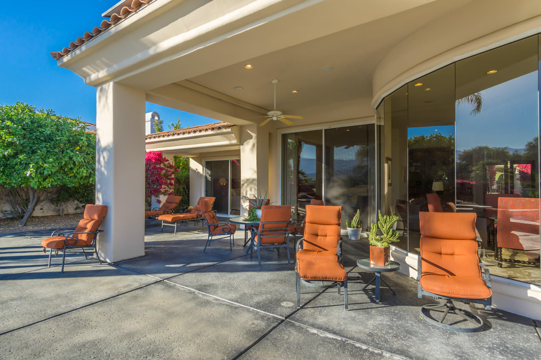 238 Loch Lomond Road Rancho Mirage, CA 92270 - Photo 39 of 44 a outdoor space with furniture and garden