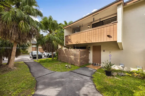 $450,000 | 11353 Southwest 109th Road, Unit 55X, Miami, FL 33176