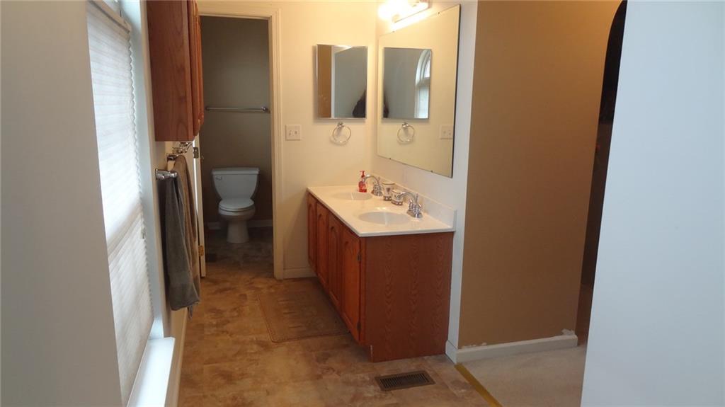 524 Blue Ridge Drive Coraopolis, PA 15108 - Photo 16 of 25 Gallery Image 16