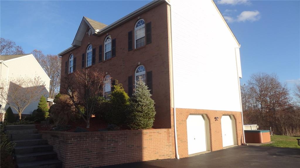 524 Blue Ridge Drive Coraopolis, PA 15108 - Photo 3 of 25 Gallery Image 3
