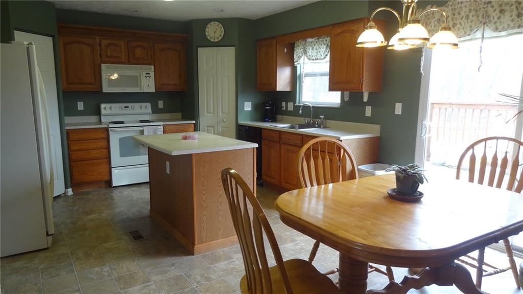 524 Blue Ridge Drive Coraopolis, PA 15108 - Photo 6 of 25 Gallery Image 6