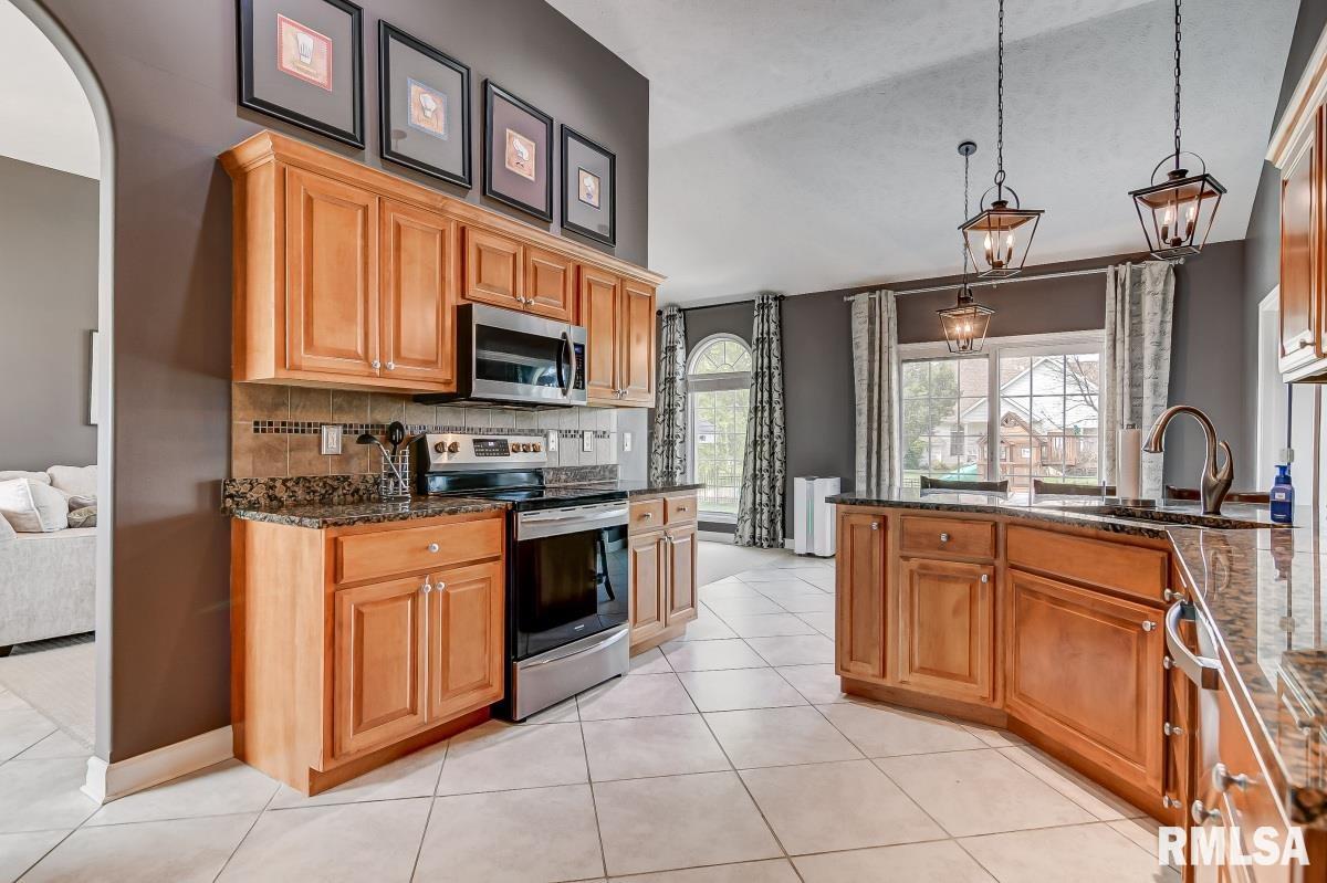 911 Deerfield Road Chatham, IL 62629 - Photo 18 of 45 Gallery Image 18