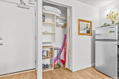 $280,000 | 2463 Kūhiō Avenue, Unit 810, Honolulu, HI 96815