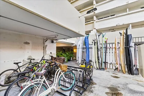 $280,000 | 2463 Kūhiō Avenue, Unit 810, Honolulu, HI 96815