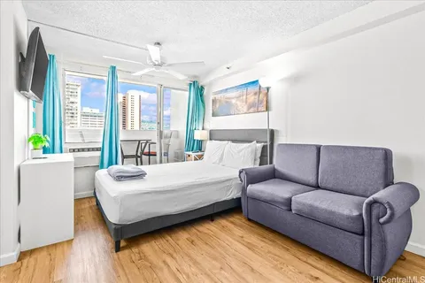 $280,000 | 2463 Kūhiō Avenue, Unit 810, Honolulu, HI 96815