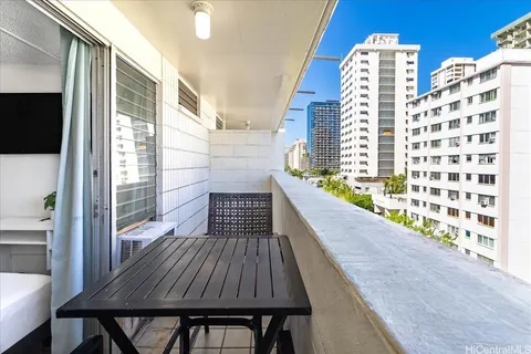 $280,000 | 2463 Kūhiō Avenue, Unit 810, Honolulu, HI 96815
