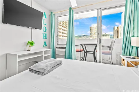 $280,000 | 2463 Kūhiō Avenue, Unit 810, Honolulu, HI 96815