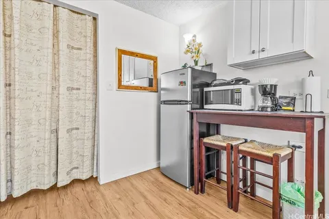 $280,000 | 2463 Kūhiō Avenue, Unit 810, Honolulu, HI 96815
