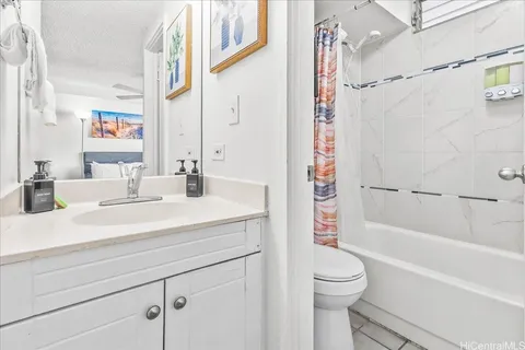 $280,000 | 2463 Kūhiō Avenue, Unit 810, Honolulu, HI 96815