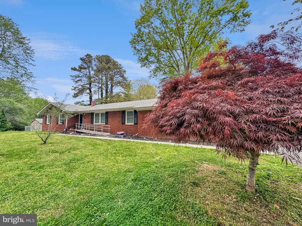 $460,000 | 8221 Hickory Drive, King George, VA 22485