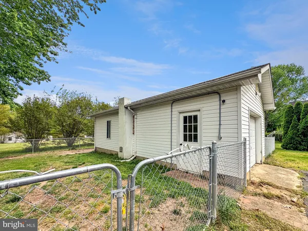 $460,000 | 8221 Hickory Drive, King George, VA 22485