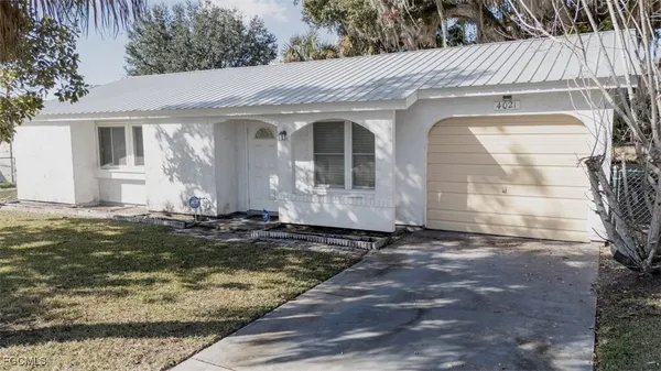 $209,900 | 4021 West Palomar Circle, LaBelle, FL 33935