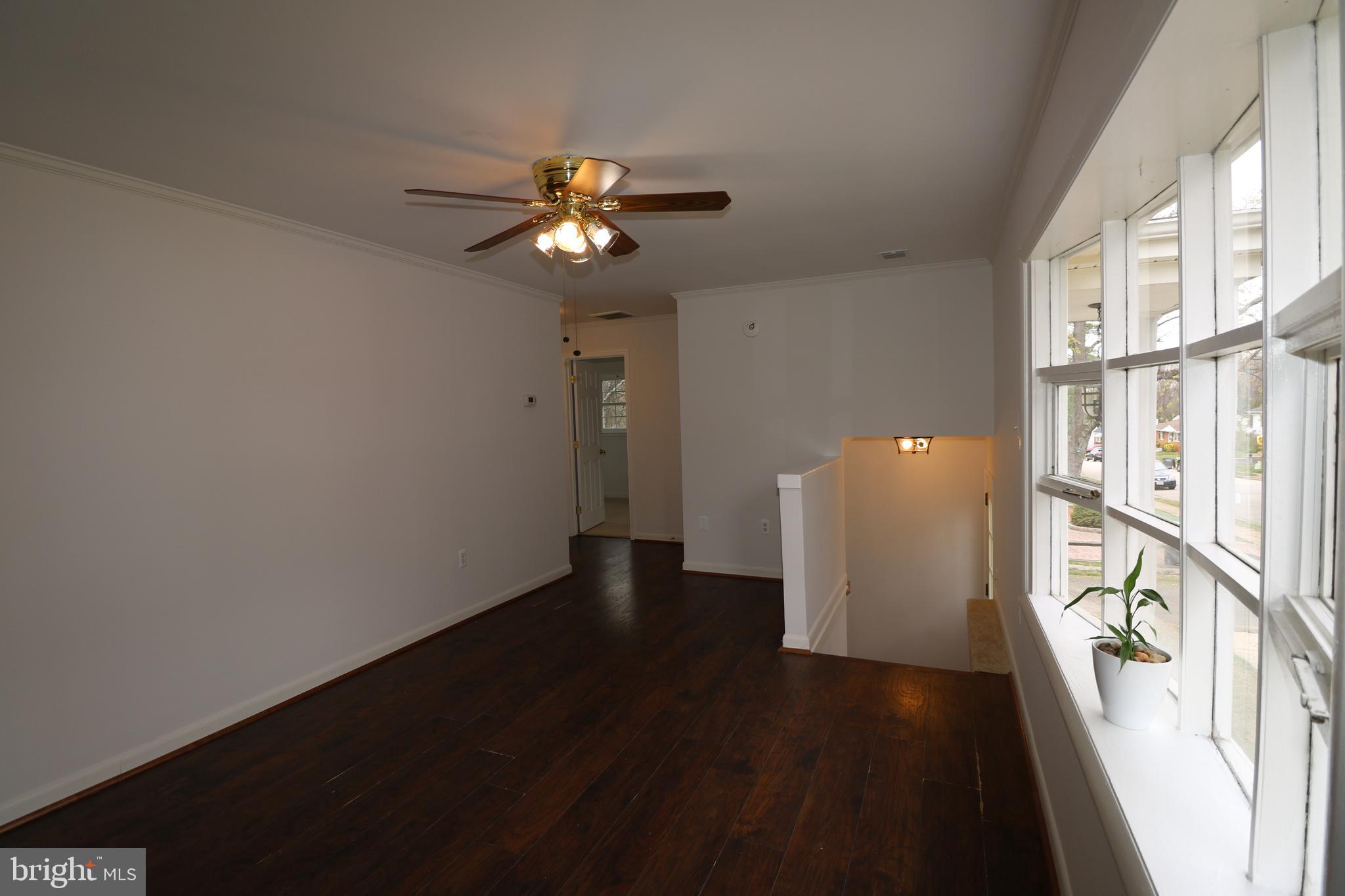 3811 Findley Road Woodbridge, VA 22193 - Photo 3 of 24 Gallery Image 3