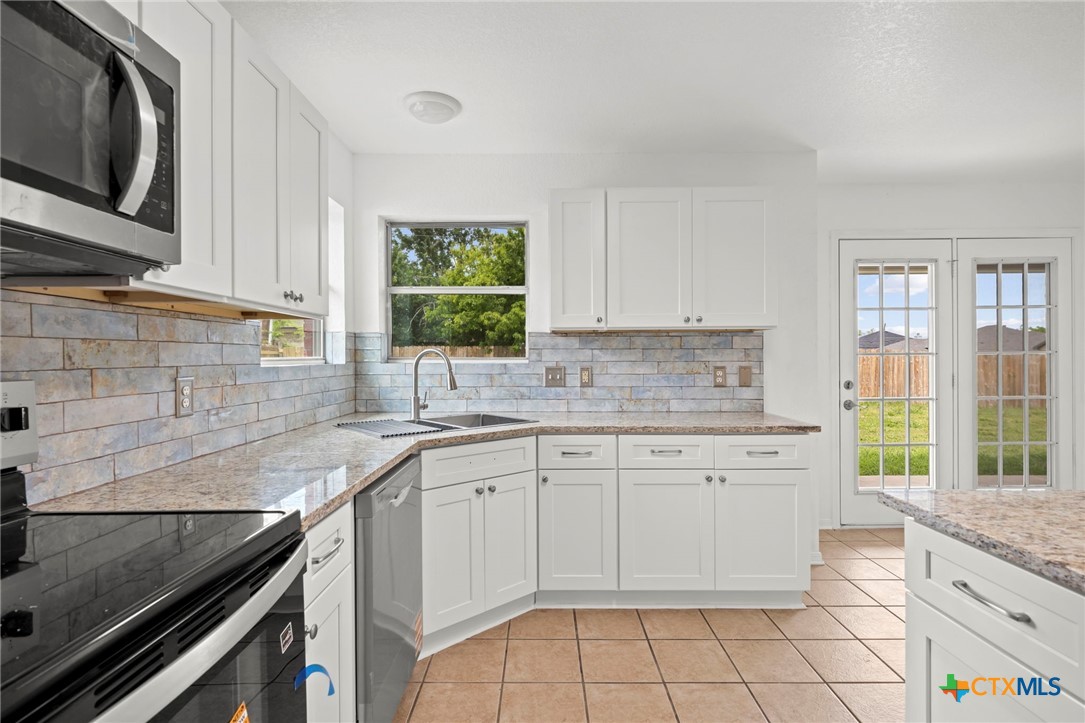 4201 Jim Avenue Killeen, TX 76549 - Photo 2 of 39 Kitchen