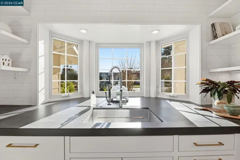 $2,095,000 | 833 Crossbrook Court, Moraga, CA 94556