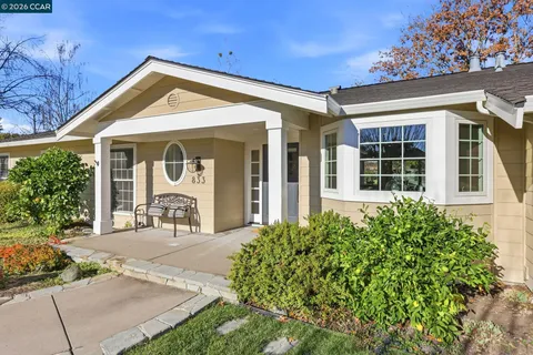 $2,095,000 | 833 Crossbrook Court, Moraga, CA 94556