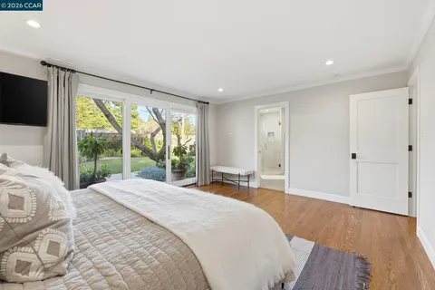 $2,095,000 | 833 Crossbrook Court, Moraga, CA 94556