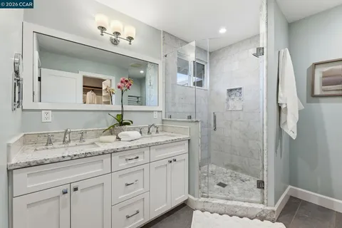 $2,095,000 | 833 Crossbrook Court, Moraga, CA 94556