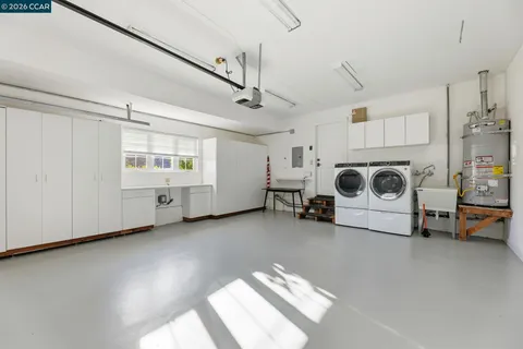 $2,095,000 | 833 Crossbrook Court, Moraga, CA 94556