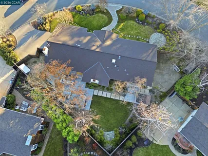 $2,095,000 | 833 Crossbrook Court, Moraga, CA 94556