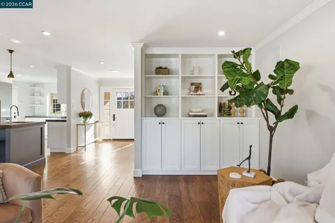 $2,095,000 | 833 Crossbrook Court, Moraga, CA 94556