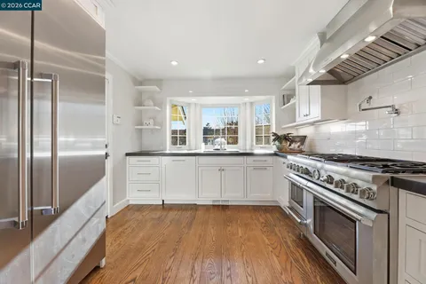 $2,095,000 | 833 Crossbrook Court, Moraga, CA 94556