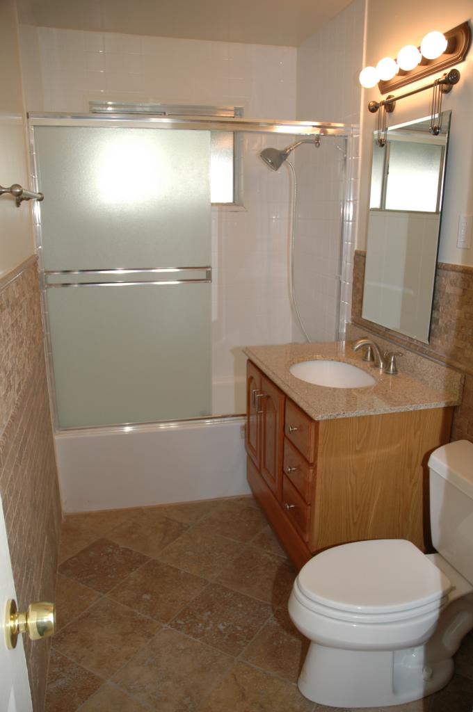 4334 East Cheery Lynn Road Phoenix, AZ 85018 - Photo 3 of 10 Bathroom