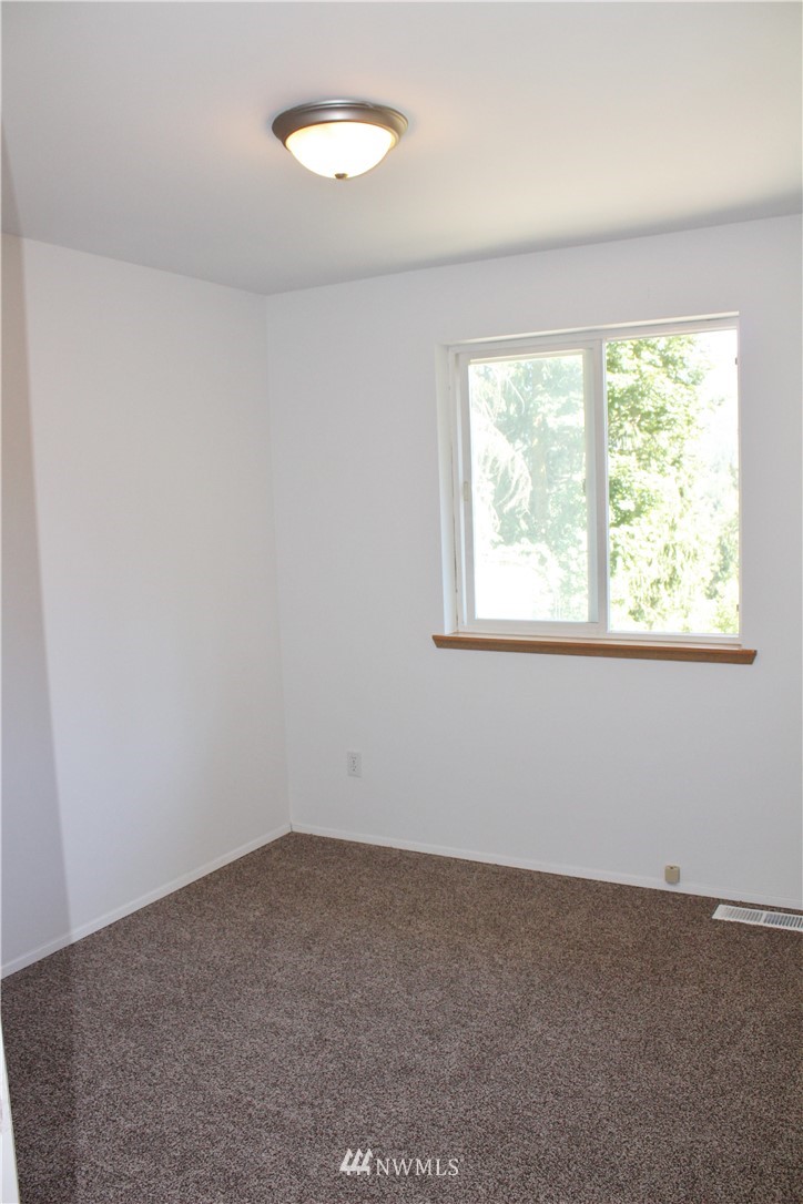 744 W Road Sedro-Woolley, WA 98284 - Photo 6 of 14