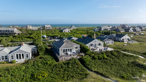 $11,500,000 | 17 Massachusetts Avenue, Nantucket, MA 02554