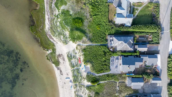 $11,500,000 | 17 Massachusetts Avenue, Nantucket, MA 02554