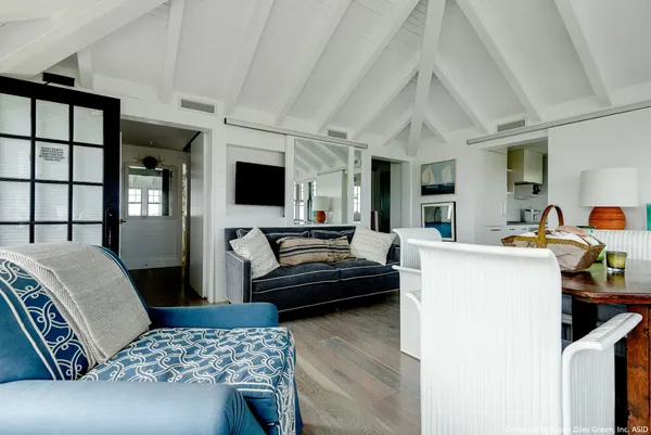 $11,500,000 | 17 Massachusetts Avenue, Nantucket, MA 02554