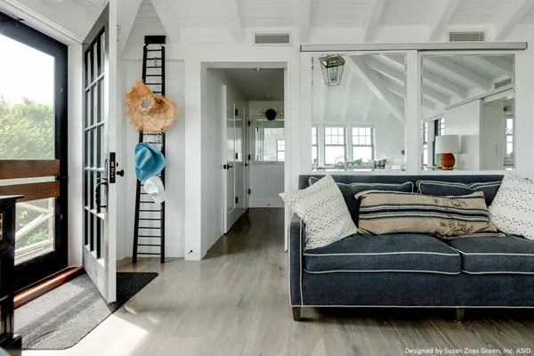 $11,500,000 | 17 Massachusetts Avenue, Nantucket, MA 02554