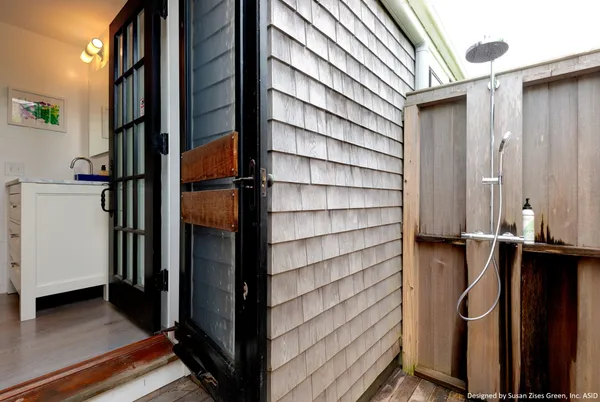 $11,500,000 | 17 Massachusetts Avenue, Nantucket, MA 02554