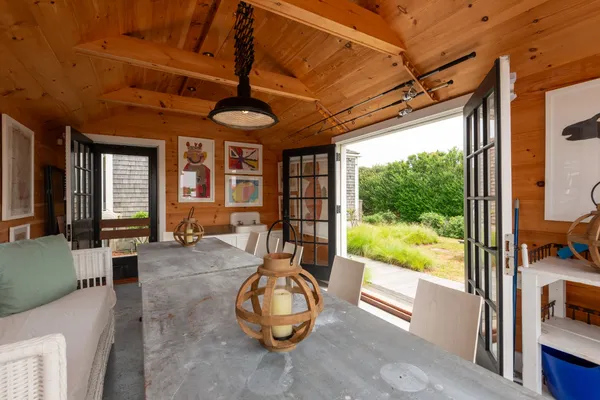 $11,500,000 | 17 Massachusetts Avenue, Nantucket, MA 02554