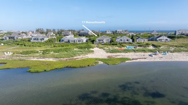 $11,500,000 | 17 Massachusetts Avenue, Nantucket, MA 02554