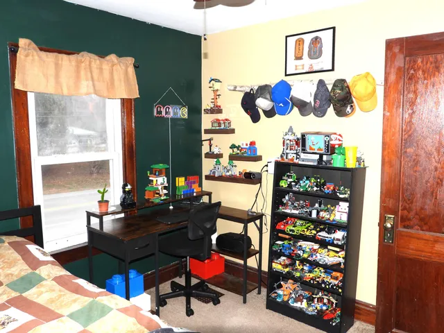 $199,000 | 131 Lee Road, Lincoln, ME 04457