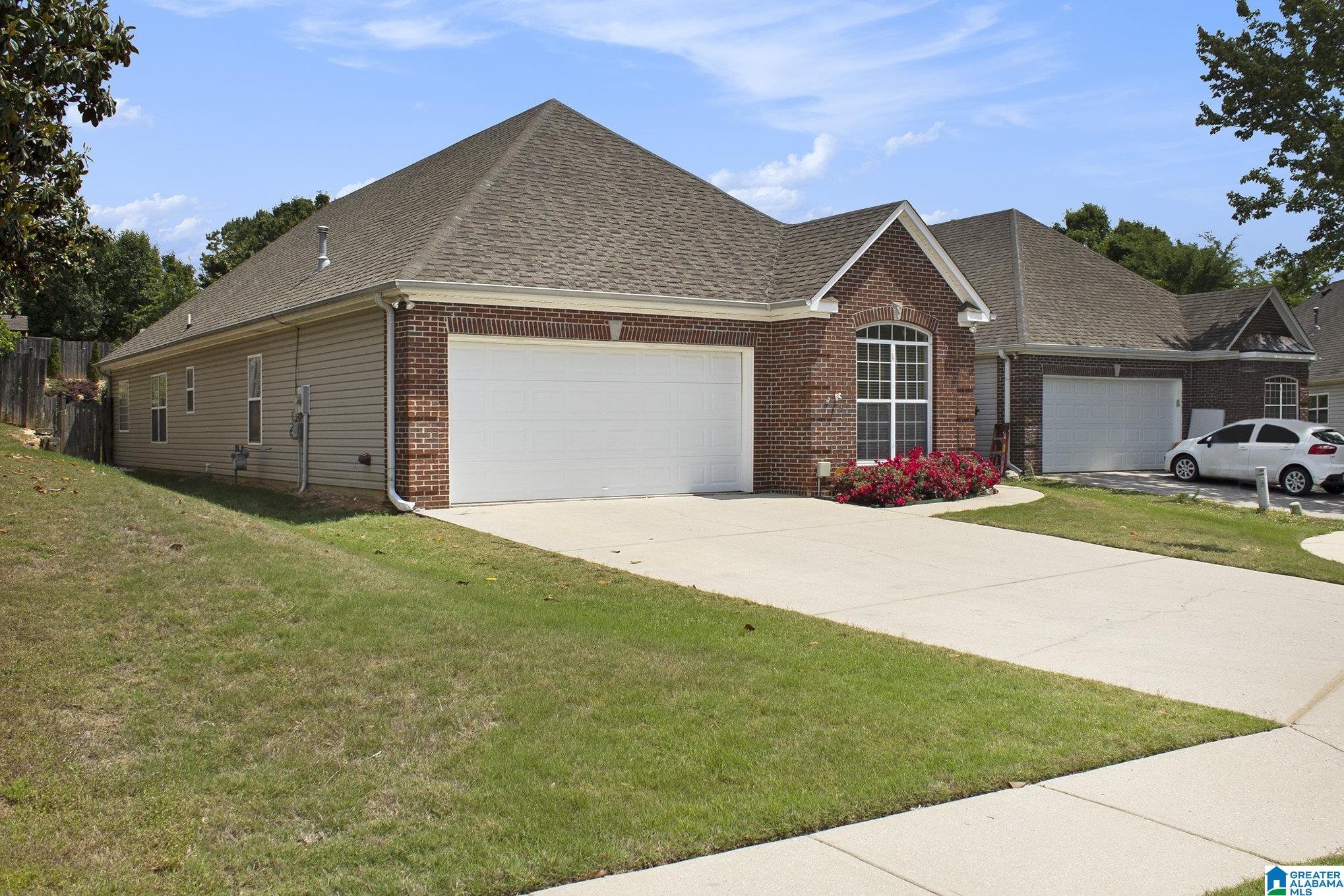 303 High Ridge Court Pelham, AL 35124 - Photo 2 of 19