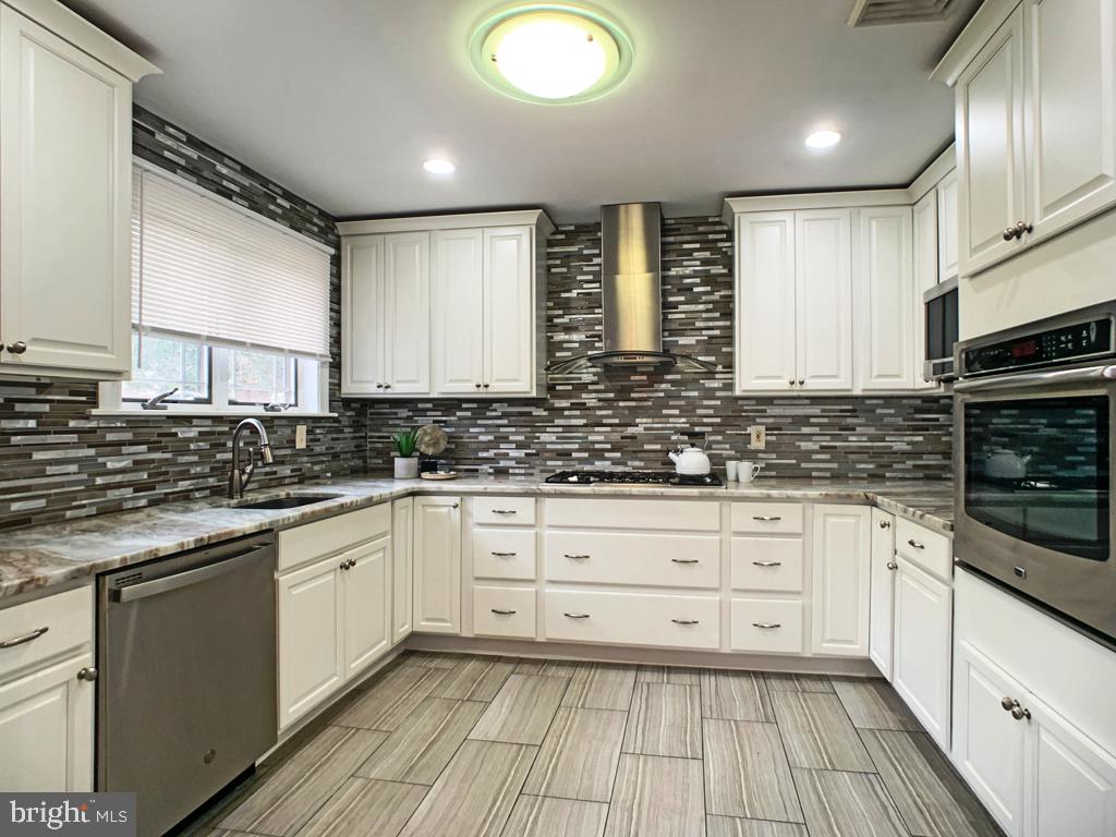 131 Crocus Road Feasterville-Trevose, PA 19053 - Photo 13 of 54 Kitchen