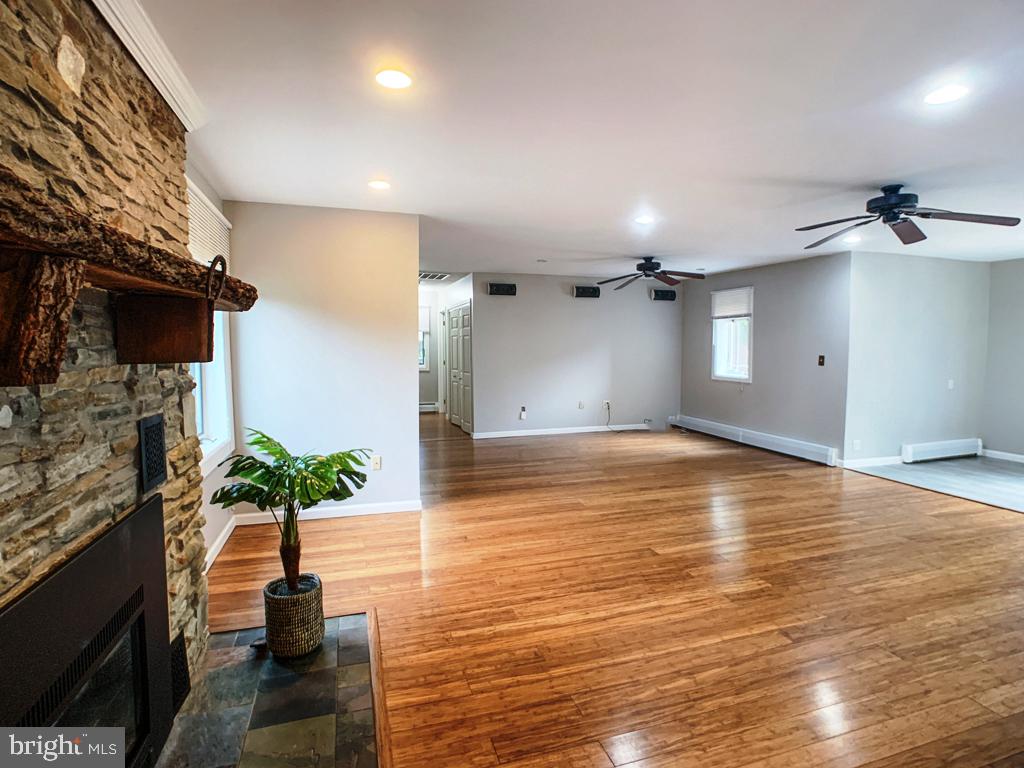131 Crocus Road Feasterville-Trevose, PA 19053 - Photo 5 of 54 Great Room