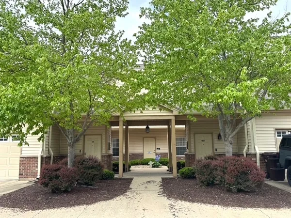 $189,900 | 3792 Thornhill Circle, Unit 3792, Champaign, IL 61822