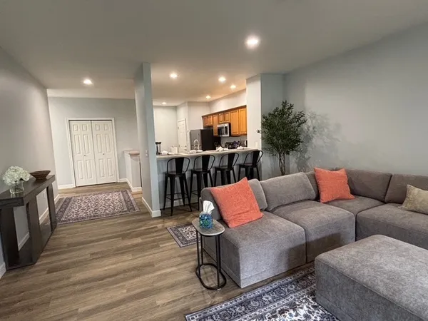 $189,900 | 3792 Thornhill Circle, Unit 3792, Champaign, IL 61822