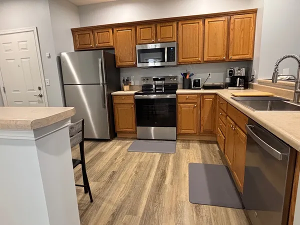 $189,900 | 3792 Thornhill Circle, Unit 3792, Champaign, IL 61822