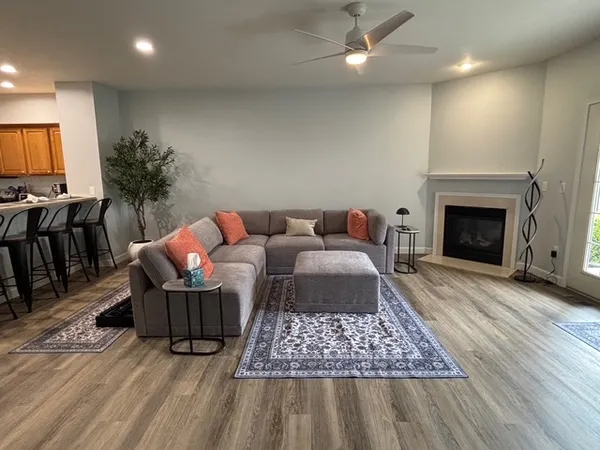$189,900 | 3792 Thornhill Circle, Unit 3792, Champaign, IL 61822